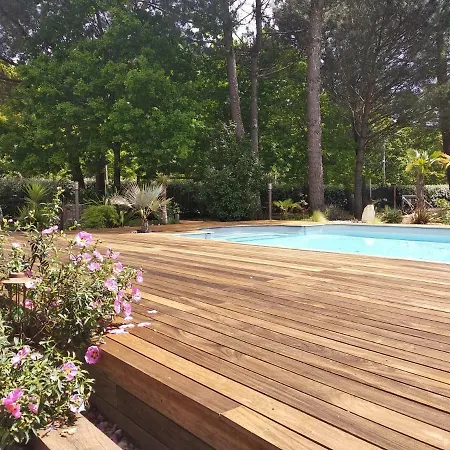 La Grange Oceane & Piscine Chauffee En Saison Apartment